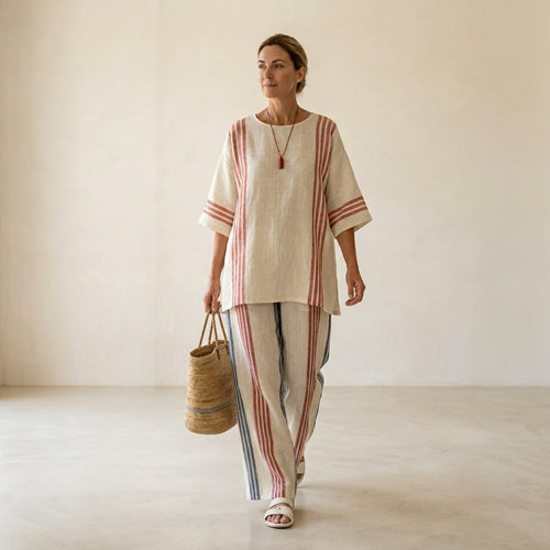 Ludovica – top de rayas multicolores sofisticado combinado con pantalones mediterráneos